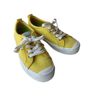Cariuma OCA Low-Top Yellow Canvas Sneakers